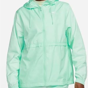 Nike Sportswear Essential Repel Women's Woven Jacket Mint Foam